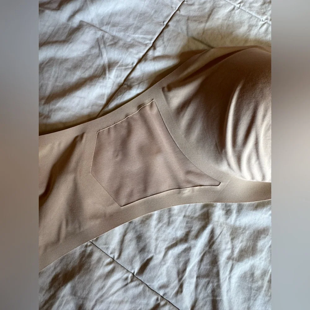 Honeylove Crossover Wireless Bra, Mesh Panels, Sand Beige, Size L 38B/C - Picture 8 of 8